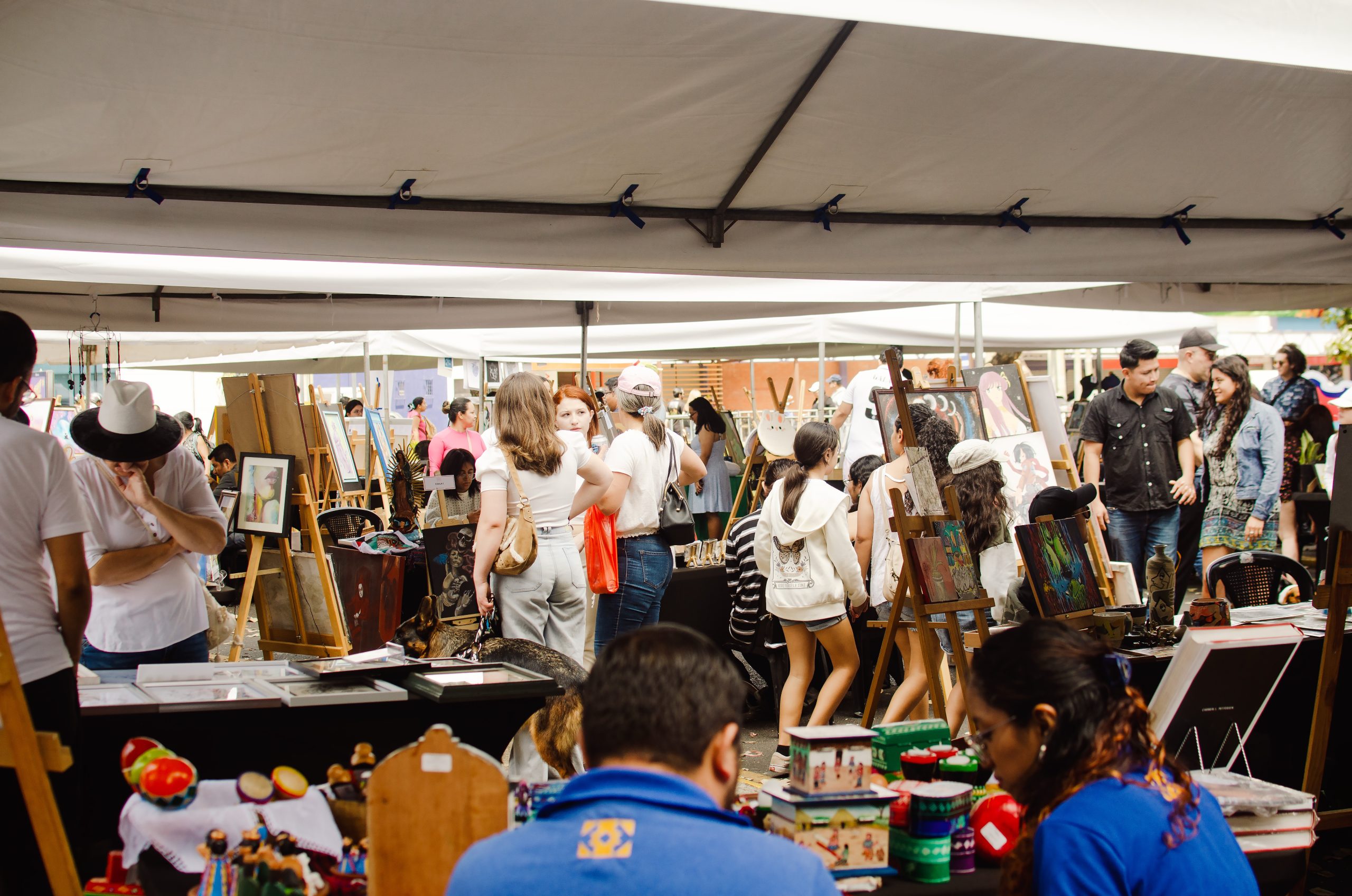 En sus tres primeras ediciones, la Feria de Arte Paiz ha logrado reunir a gran cantidad de guatemaltecos. 