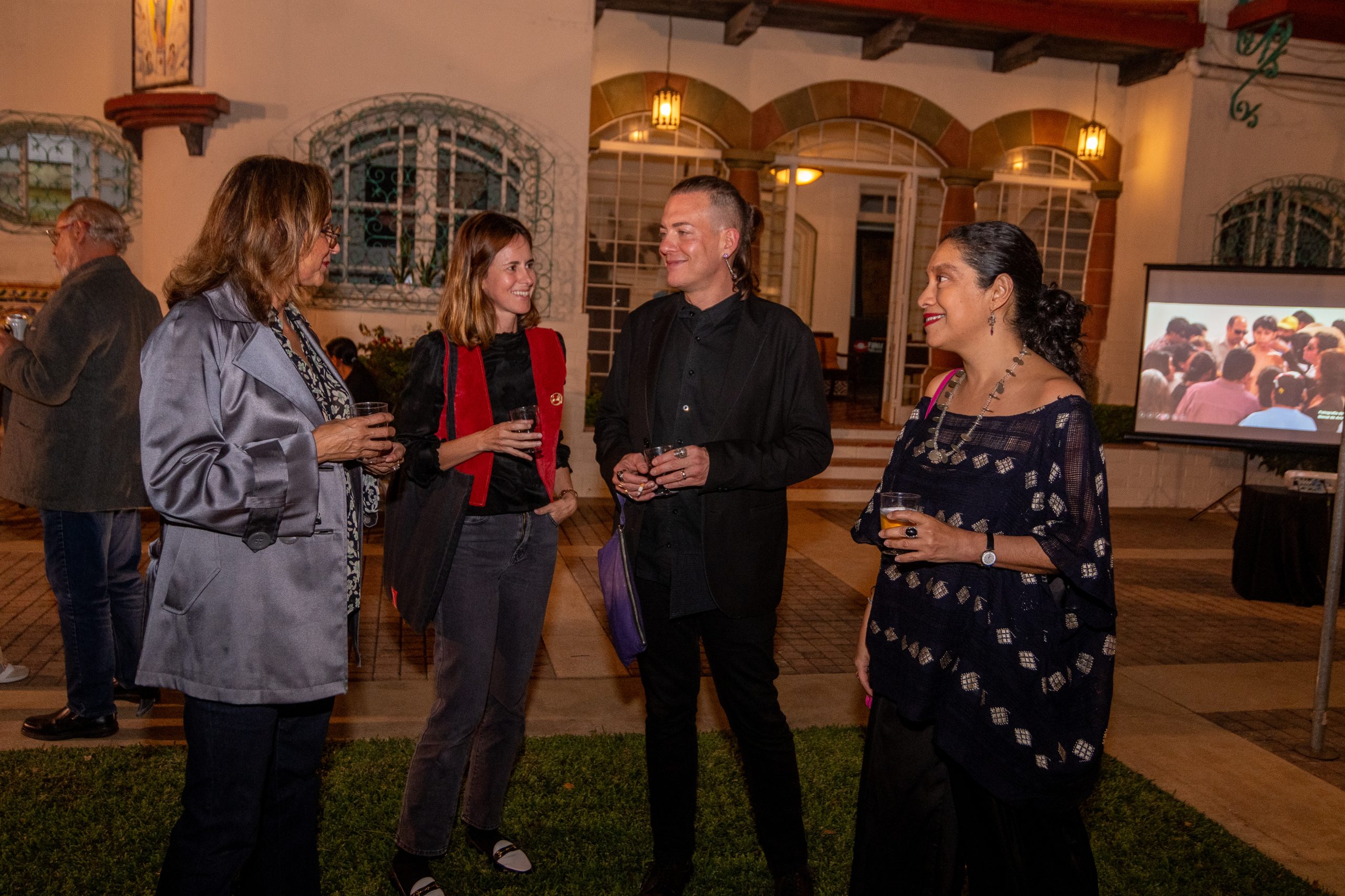 Eugenio Viola anuncia a los ganadores de la convocatoria de la 24ª Bienal de Arte Paiz